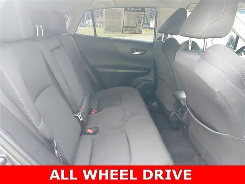 Used 2021 Toyota Venza LE image 22