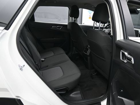 Used 2025 Kia Sportage LX FWD image 33
