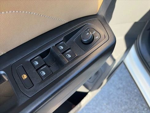 Used 2020 Volkswagen Atlas Cross Sport SEL image 11