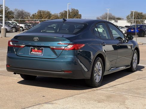 Used 2025 Toyota Camry LE image 3