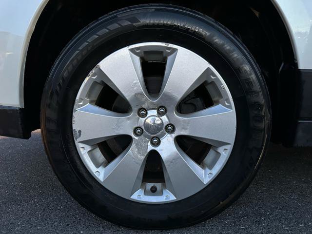 Used 2010 Subaru Outback 2.5i Limited AWD/4WD image 25