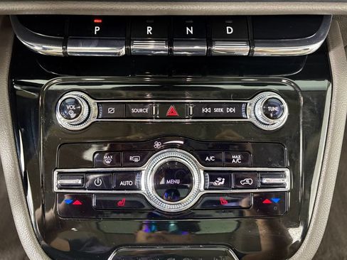 Used 2021 Lincoln Corsair FWD w/ Premium Package image 26