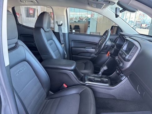 Used 2016 GMC Canyon SLE w/ All Terrain Package image 31