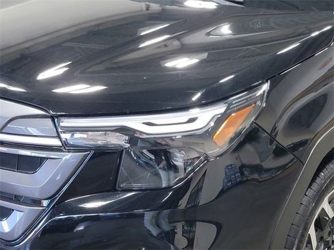 Used 2025 Subaru Forester Premium w/ Convenience Package #1 image 10