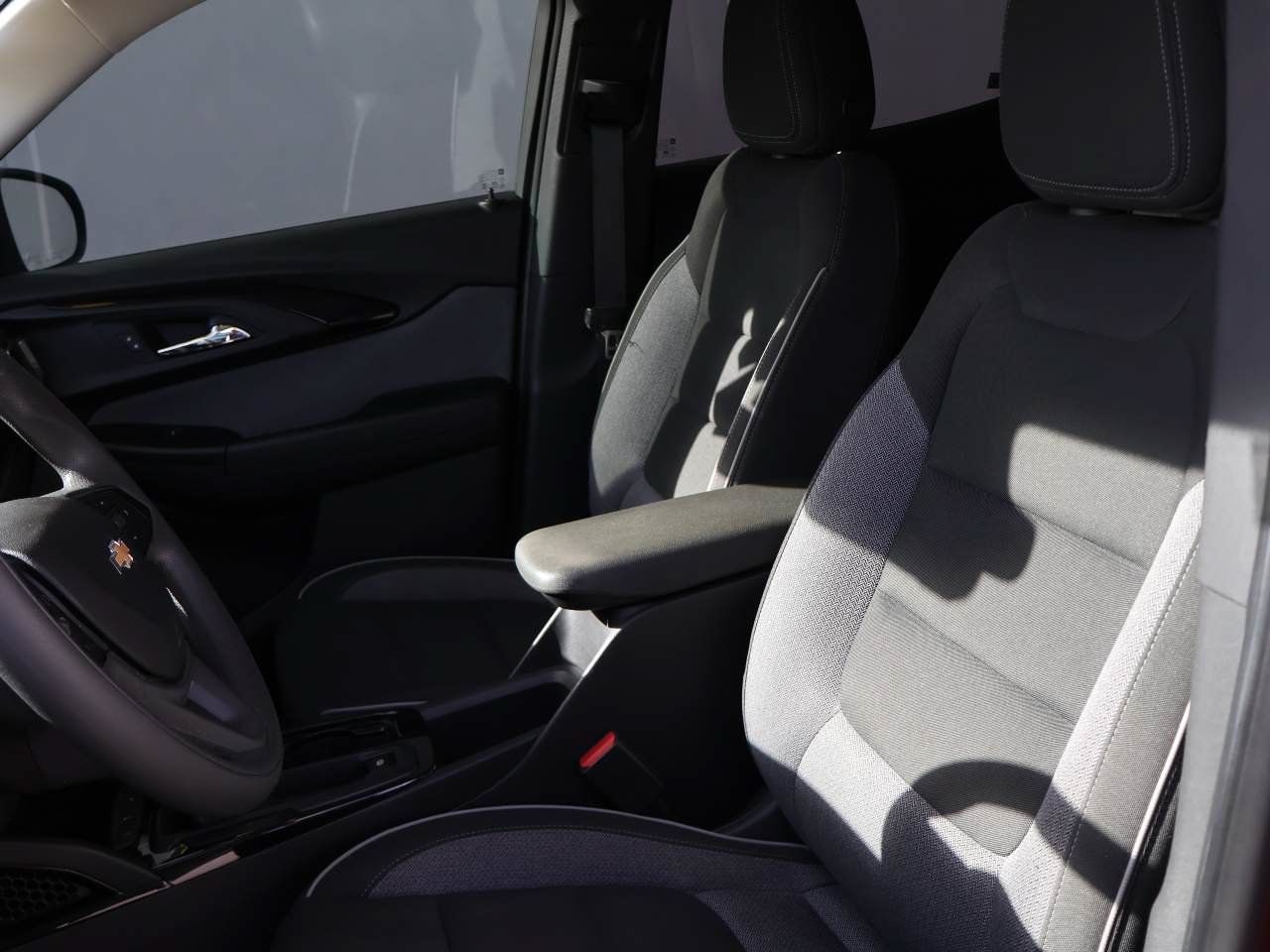 Used 2023 Chevrolet TrailBlazer LT FWD image 9