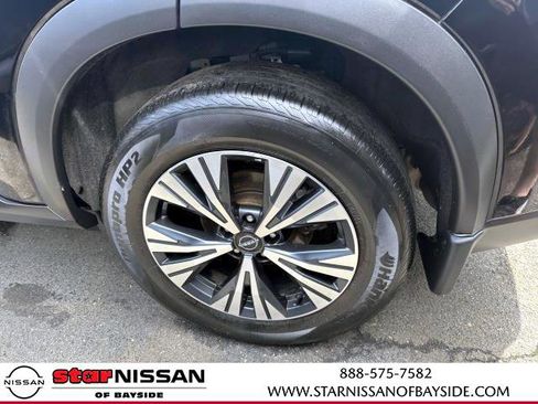 Certified 2022 Nissan Rogue SV image 6