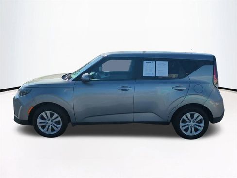 Used 2024 Kia Soul LX FWD image 8