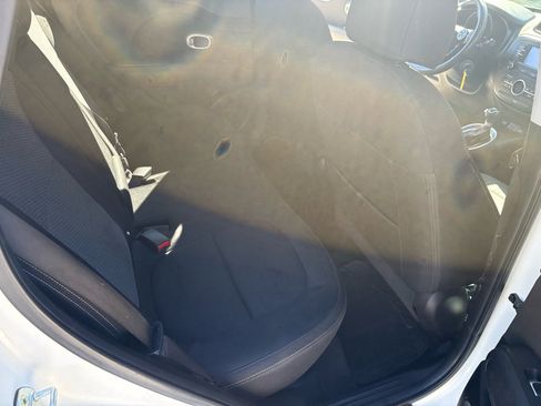 Used 2017 Kia Soul + image 8