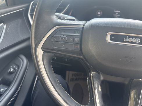 Used 2021 Jeep Grand Cherokee L Laredo image 19