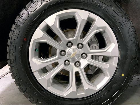 Used 2022 Chevrolet Silverado 1500 LTZ AWD/4WD image 9