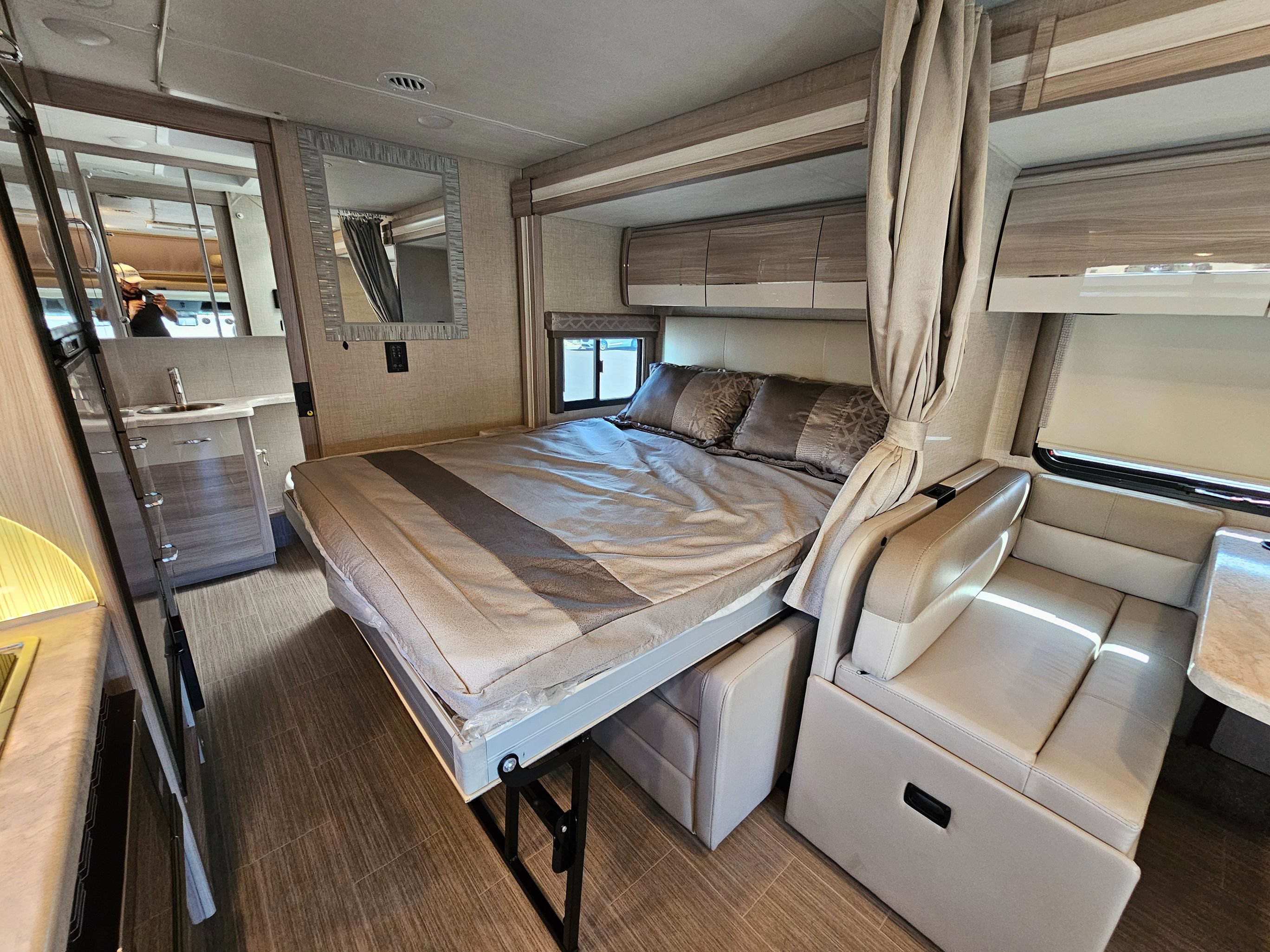 Used 2022 Mercedes-Benz Sprinter 3500 w/ Acoustic Package image 56