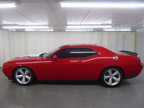 Used 2009 Dodge Challenger SRT8 w/ SRT Option Group II image 4