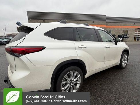 Used 2021 Toyota Highlander Limited image 17