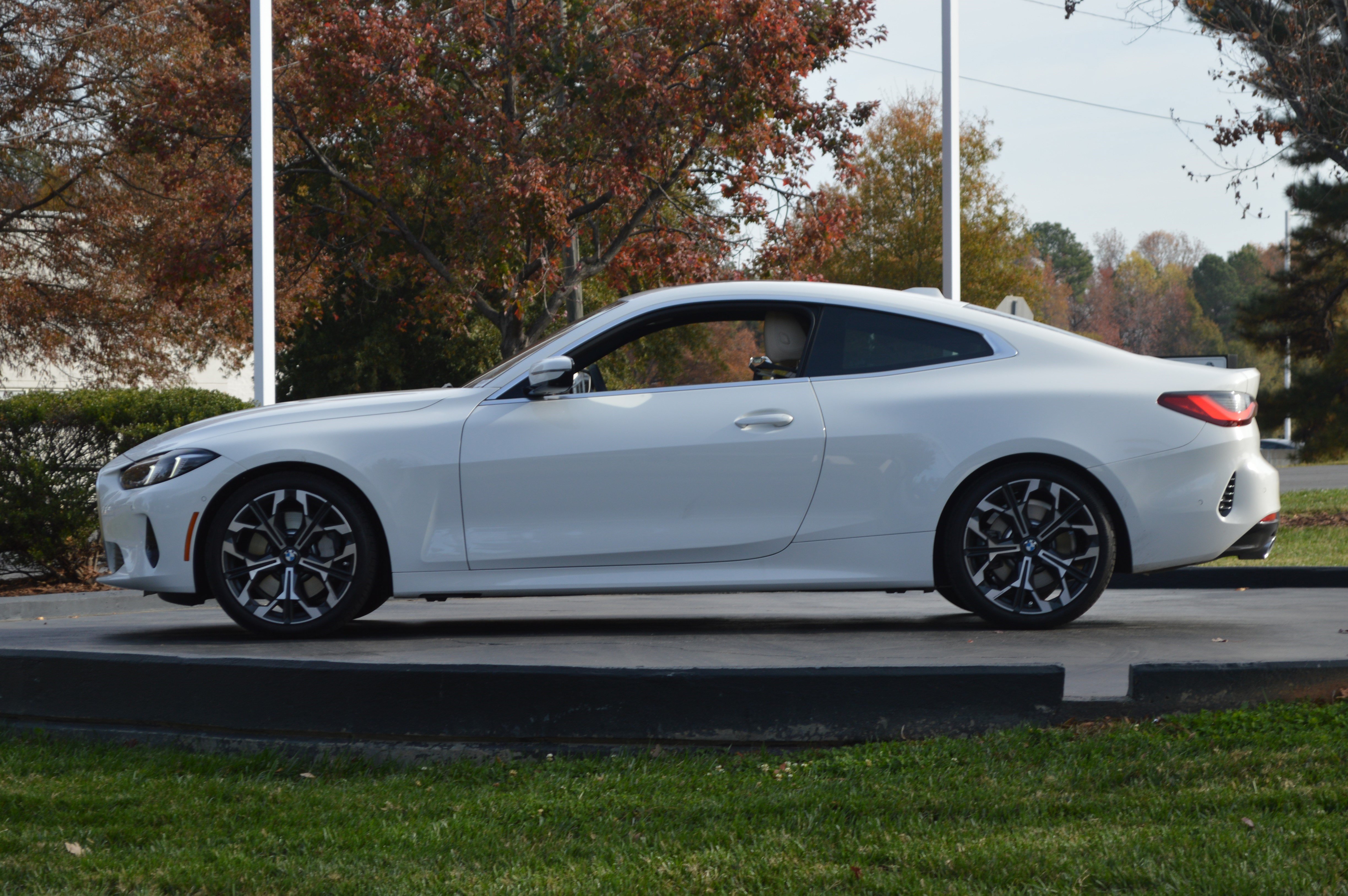 Used 2026 BMW 430i Coupe w/ Parking Assistance Package RWD image 8