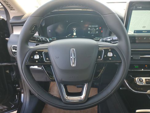 New 2026 Lincoln Corsair Premiere image 16