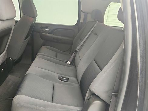 Used 2009 Chevrolet Suburban LS image 23