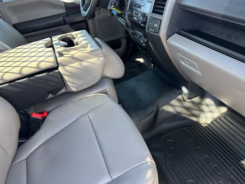 Used 2022 Ford F550 2WD Regular Cab Super Duty image 15