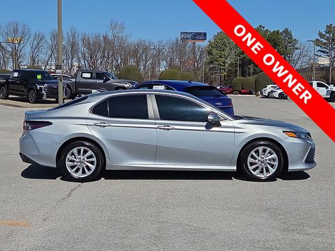 Used 2023 Toyota Camry LE image 6