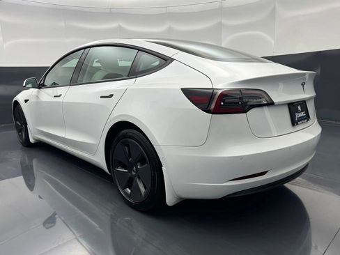 Used 2021 Tesla Model 3 Standard Range Plus image 5