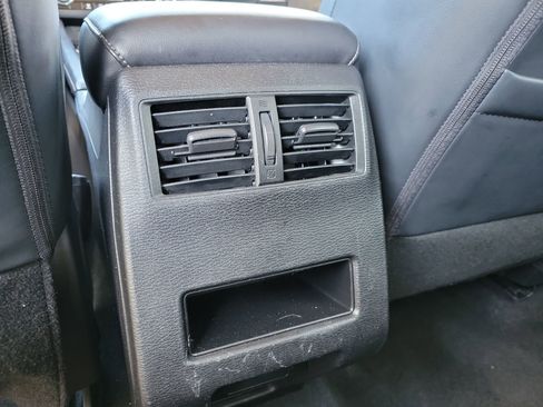 Used 2024 Mitsubishi Outlander SE Black Edition FWD image 17