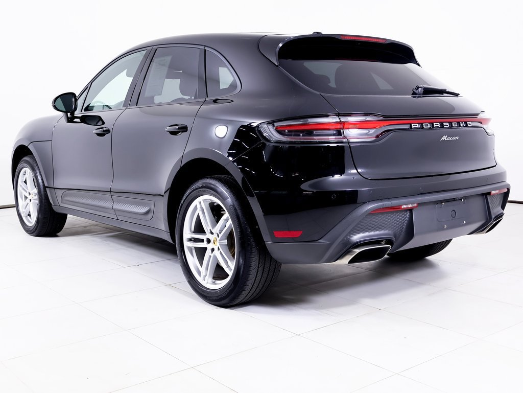 Used 2025 Porsche Macan AWD/4WD image 3
