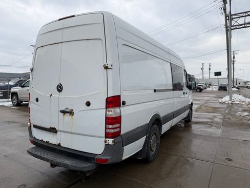 Used 2011 Mercedes-Benz Sprinter 2500 image 4