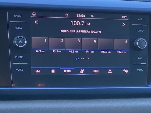 Used 2022 Volkswagen Taos SE image 9