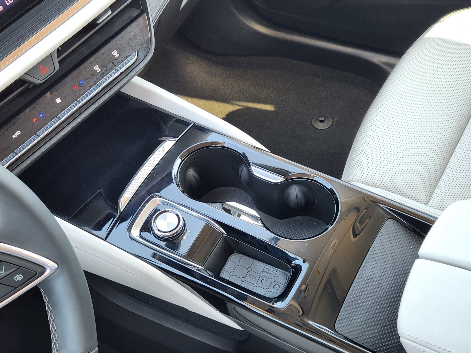 Used 2024 Buick Envision Avenir AWD/4WD image 28