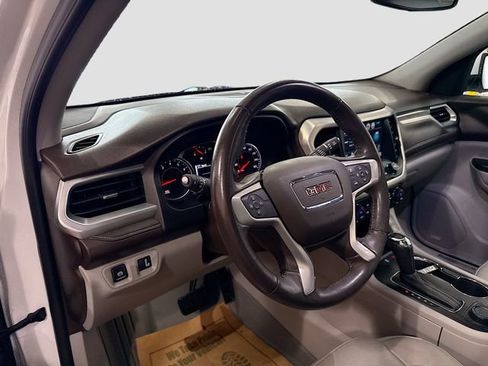 Used 2018 GMC Acadia SLT image 10