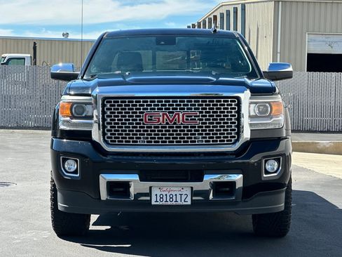 Used 2015 GMC Sierra 2500 Denali w/ Duramax Plus Package AWD/4WD image 9