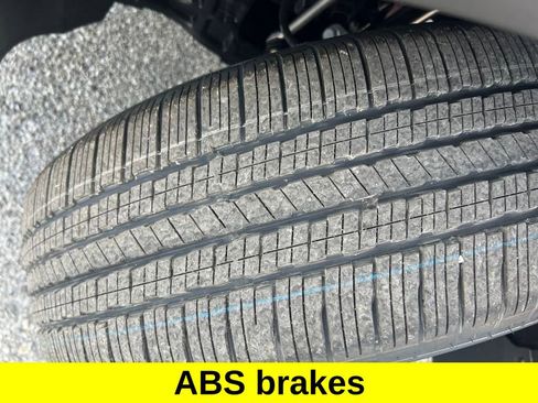 Certified 2025 Nissan Rogue SV image 28