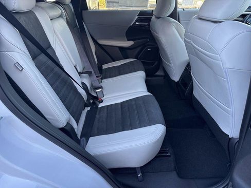 New 2026 Mitsubishi Outlander SE FWD image 26