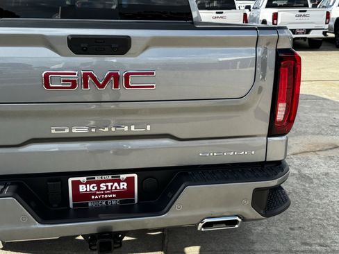 Used 2025 GMC Sierra 1500 Denali w/ Denali Reserve Package AWD/4WD image 10