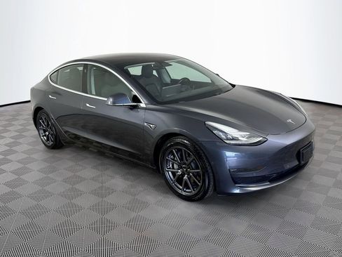 Used 2018 Tesla Model 3 Long Range image 4