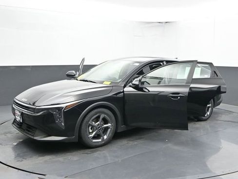 Used 2025 Kia K4 FWD image 50