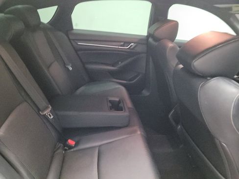 Used 2018 Honda Accord Sport image 19