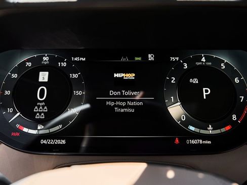 Used 2025 Land Rover Range Rover Long Wheelbase SE AWD/4WD image 63