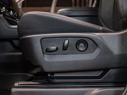 Used 2025 GMC Sierra 1500 AT4 w/ Technology Package image 24