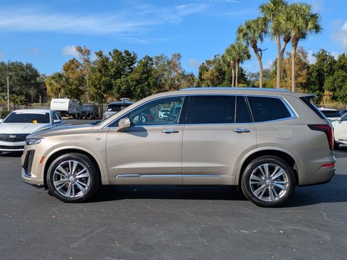 Used 2022 Cadillac XT6 Premium Luxury image 4