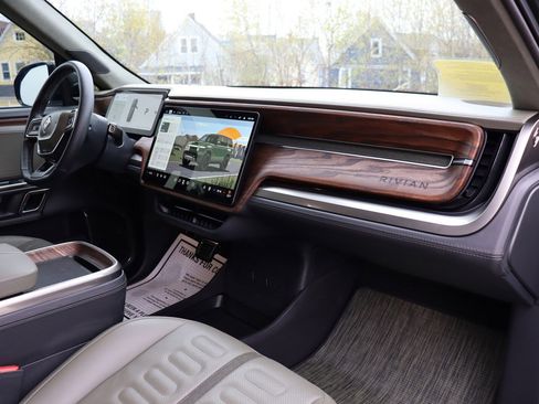 Used 2023 Rivian R1S Adventure image 23