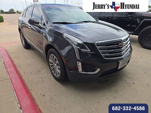 Used 2017 Cadillac XT5 Luxury w/ Driver Awareness Package FWD image 5