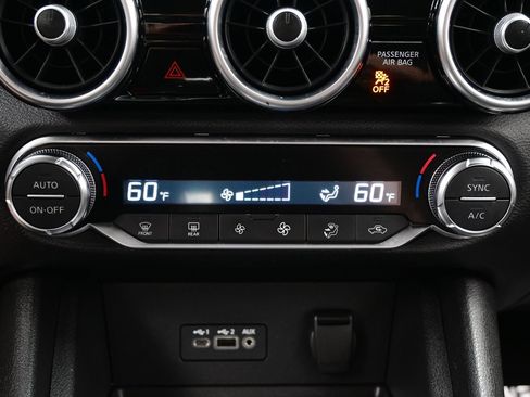Used 2023 Nissan Sentra SR w/ Electronics Package FWD image 18