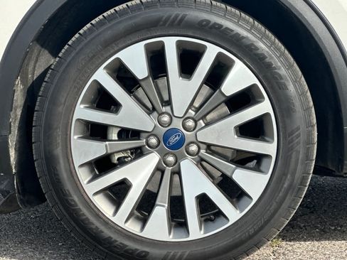 Used 2020 Ford Escape Titanium AWD/4WD image 27
