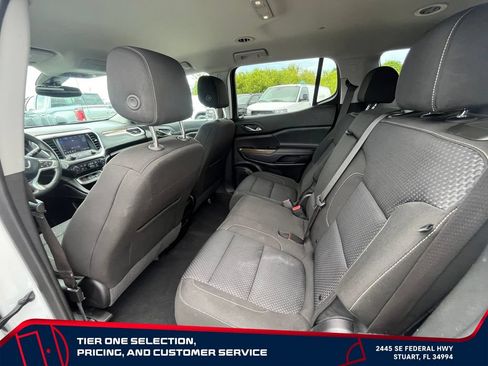 Used 2023 GMC Acadia SLE w/ Driver Convenience Package FWD image 12