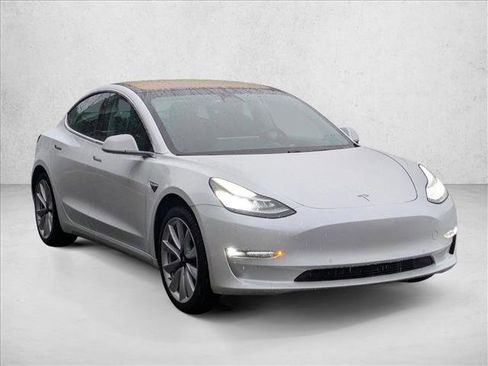 Used 2018 Tesla Model 3 Long Range image 3