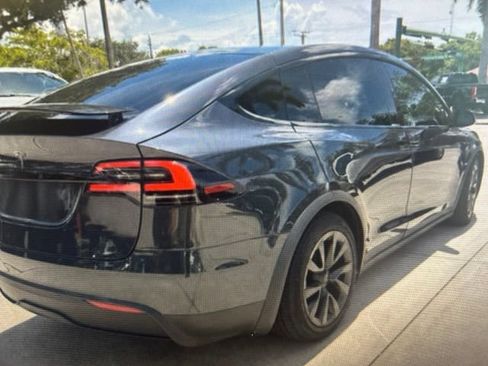Used 2025 Tesla Model S AWD/4WD image 3