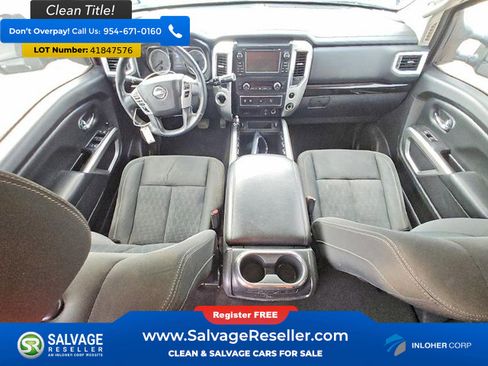 Used 2017 Nissan Titan SV image 11