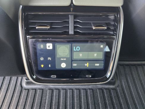Used 2023 Rivian R1S Adventure AWD/4WD image 22