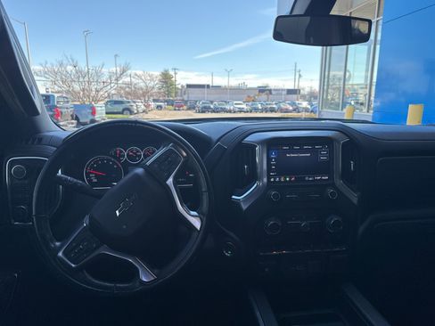Used 2020 Chevrolet Silverado 1500 RST AWD/4WD image 2