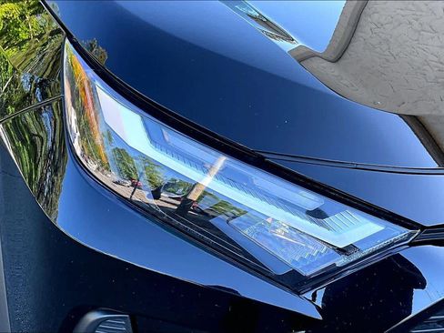 Used 2025 Toyota RAV4 XLE image 27